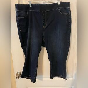 LANE BRYANT CAPRI JEANS, DARK BLUE SIZE 26W